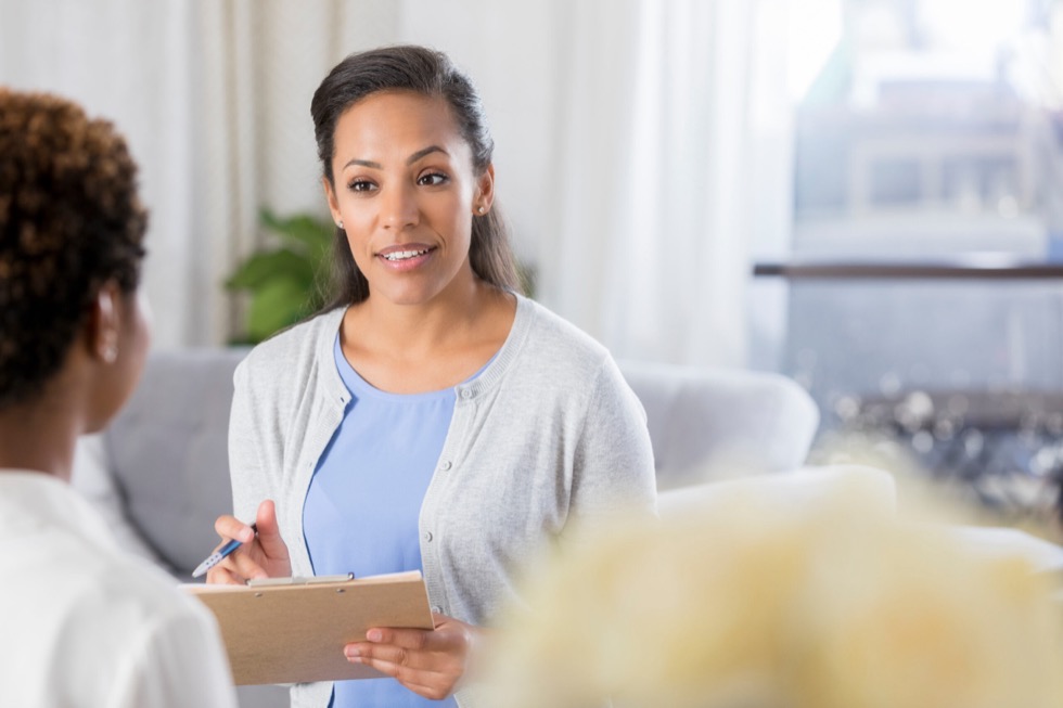 Psychologist counsels patient